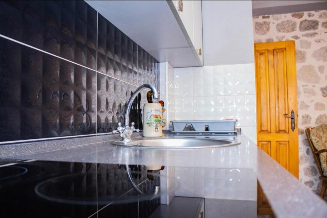 Guest House Sljuka โกตอร์ ภายนอก รูปภาพ