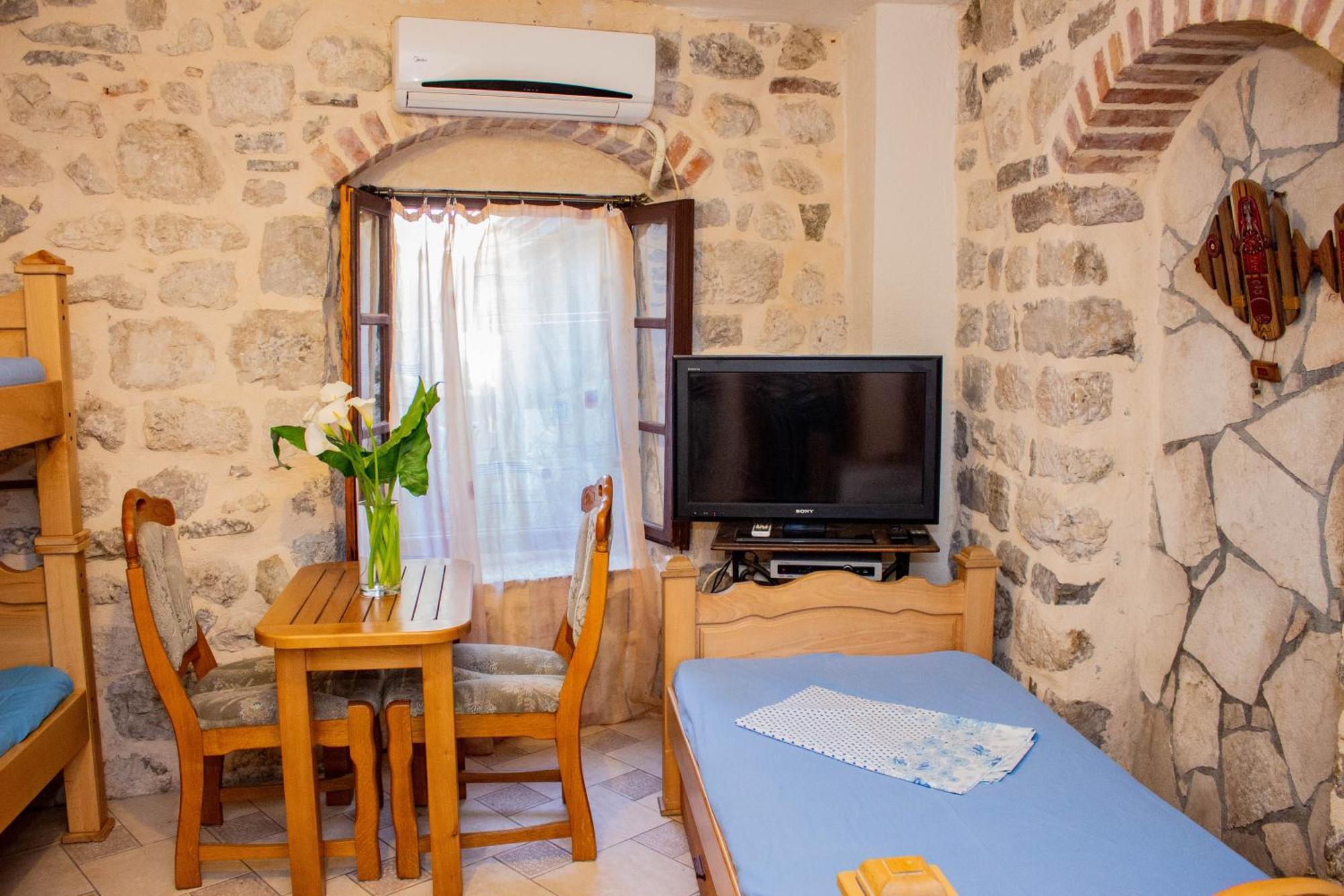Guest House Sljuka โกตอร์ ภายนอก รูปภาพ