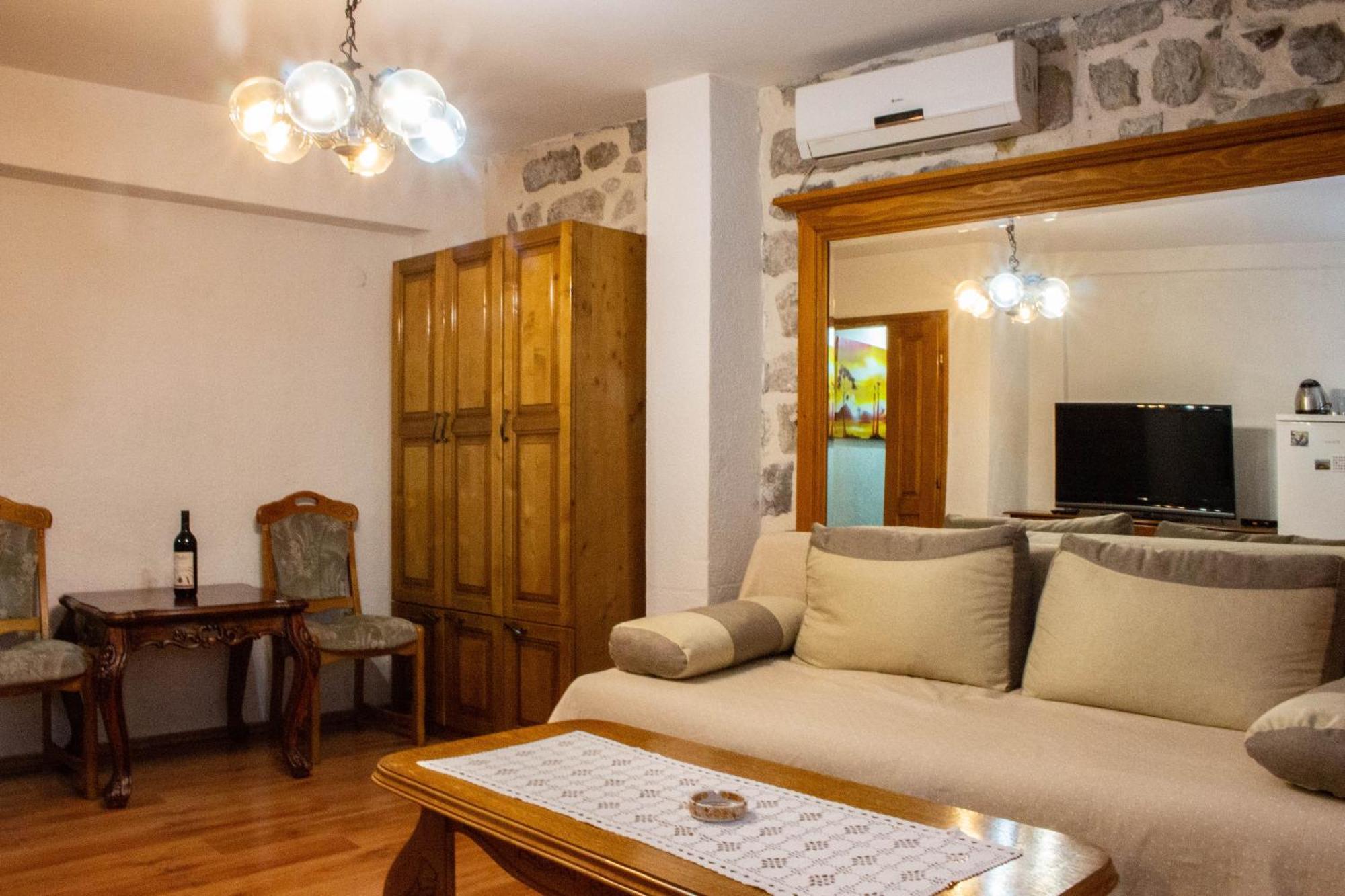Guest House Sljuka โกตอร์ ภายนอก รูปภาพ